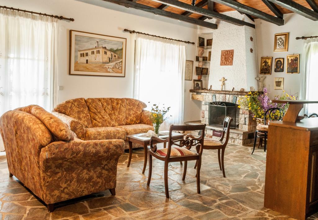Pontinos Villa Miloi  Room photo