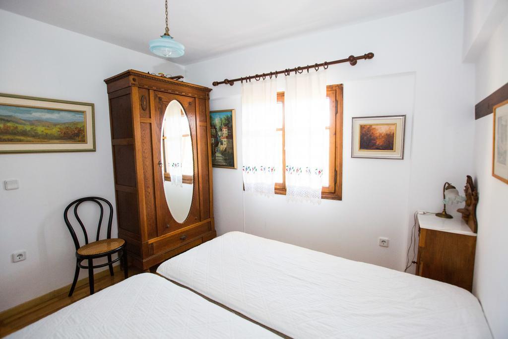 Pontinos Villa Miloi  Room photo